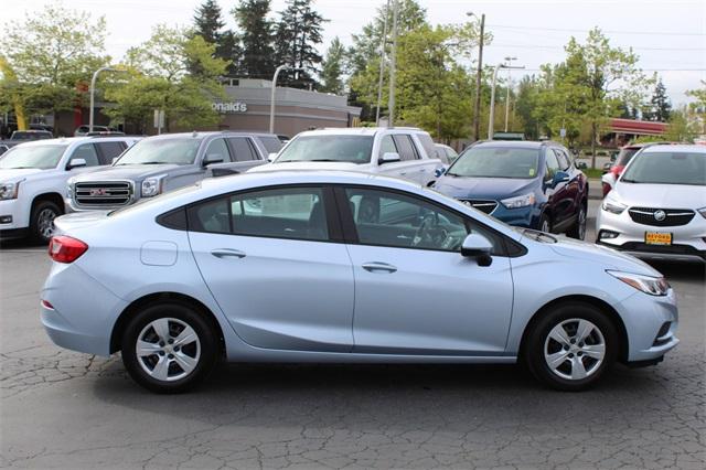 23983-chevrolet-cruze-2018-1br69