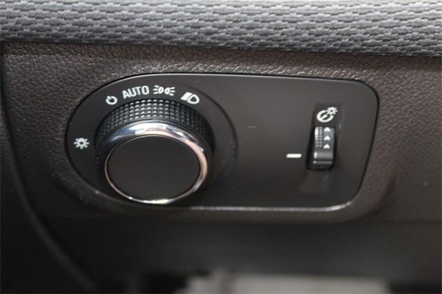 24006-chevrolet-cruze-2018-1br69