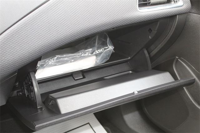 24009-chevrolet-cruze-2018-1br69