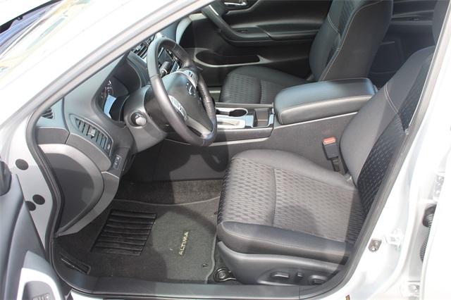 24022-nissan-altima-2018-13318