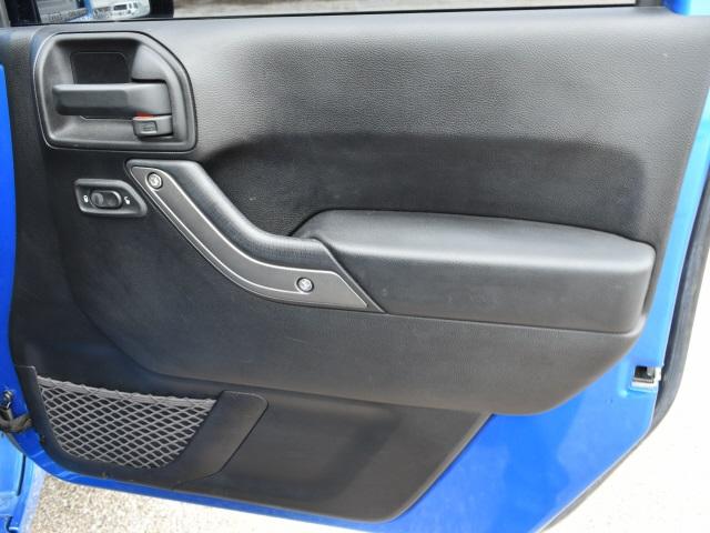 2419-jeep-wrangler-2016-jkjl72