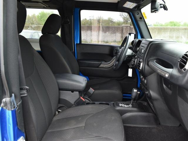 2420-jeep-wrangler-2016-jkjl72
