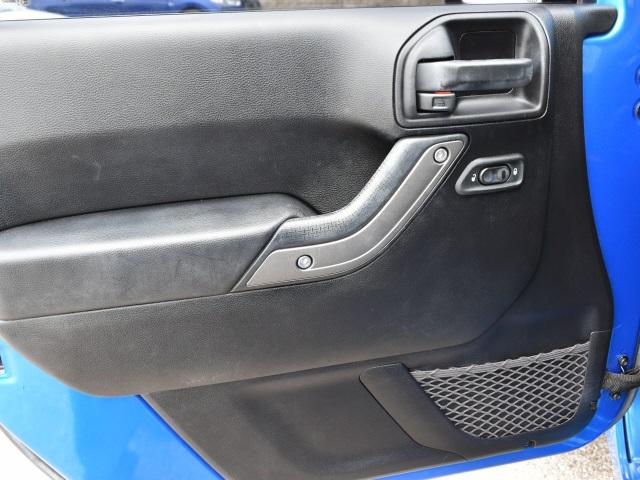 2421-jeep-wrangler-2016-jkjl72