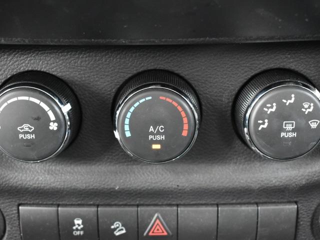 2425-jeep-wrangler-2016-jkjl72