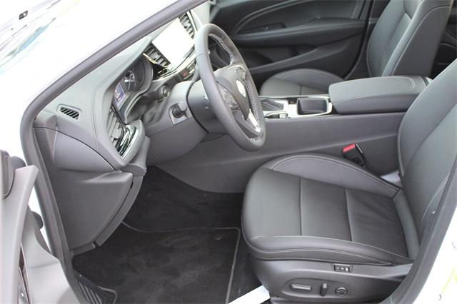 24294-buick-regaltourx-2019-4zy35