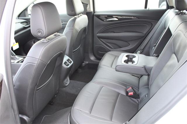 24295-buick-regaltourx-2019-4zy35