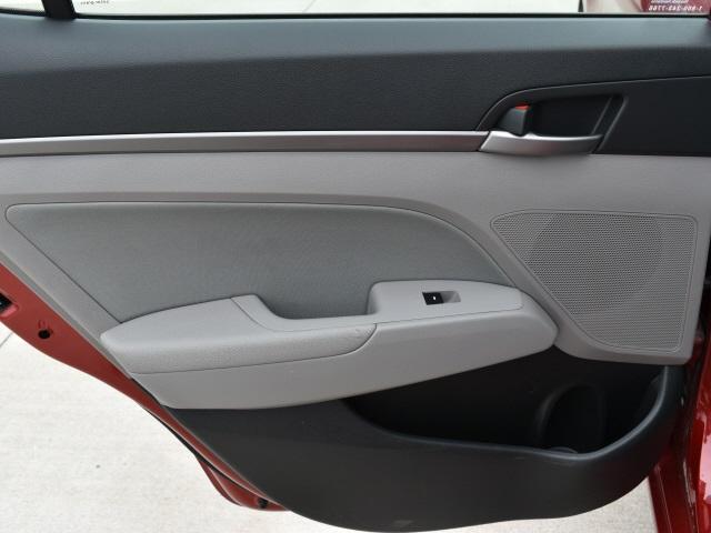 2441-hyundai-elantra-2018-47442f45