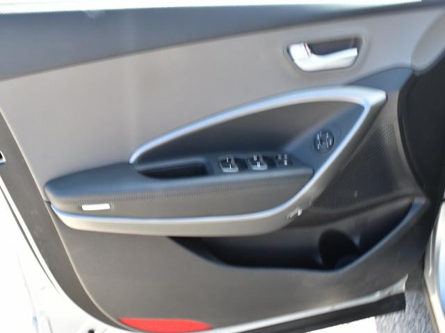 2466-hyundai-santafe-2016-j0412f65