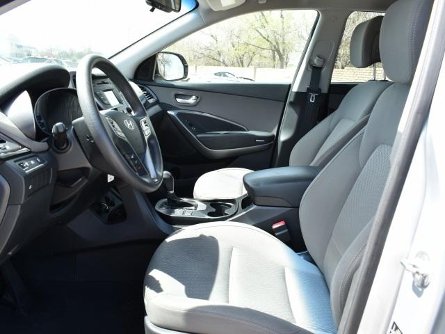 2467-hyundai-santafe-2016-j0412f65