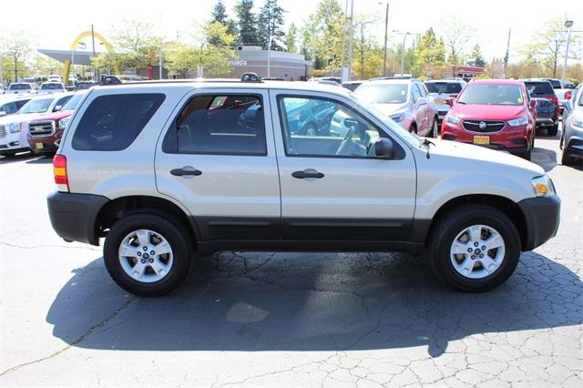 24951-ford-escape-2006-u93