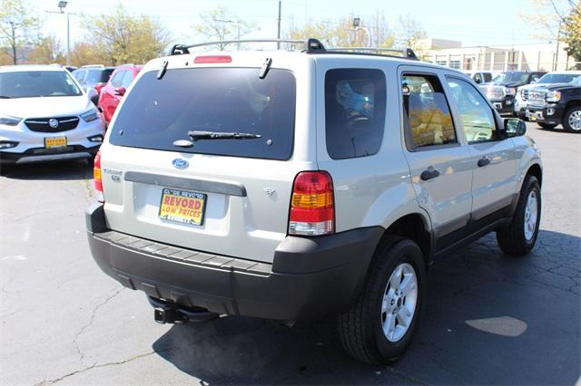 24952-ford-escape-2006-u93