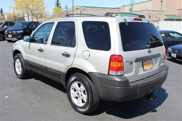 24954-ford-escape-2006-u93