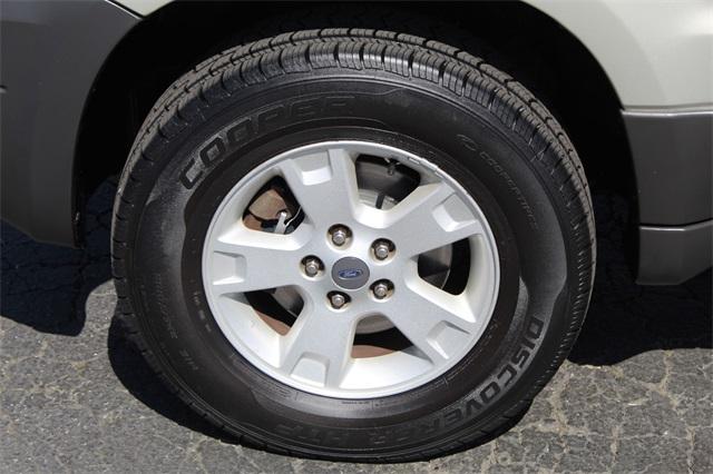 24956-ford-escape-2006-u93