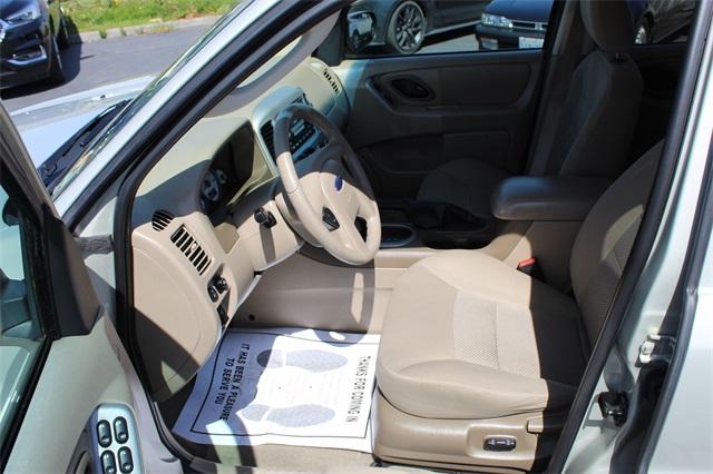 24960-ford-escape-2006-u93