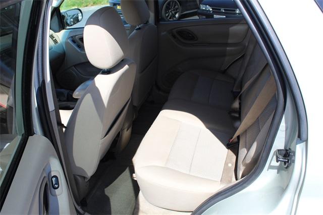24961-ford-escape-2006-u93