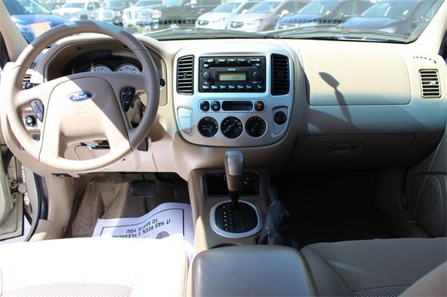 24965-ford-escape-2006-u93