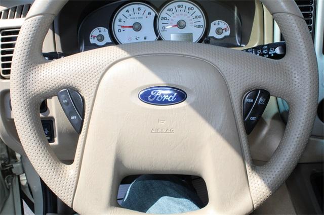 24968-ford-escape-2006-u93