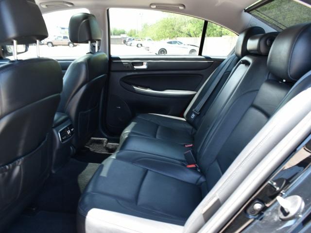 2589-hyundai-genesis-2013-b0422r65