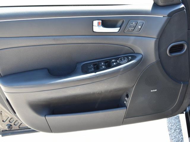 2591-hyundai-genesis-2013-b0422r65