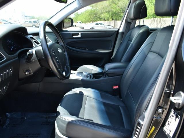 2592-hyundai-genesis-2013-b0422r65