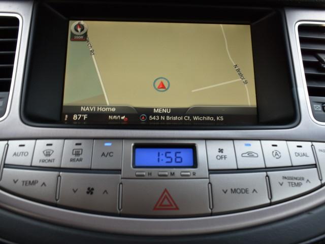 2597-hyundai-genesis-2013-b0422r65