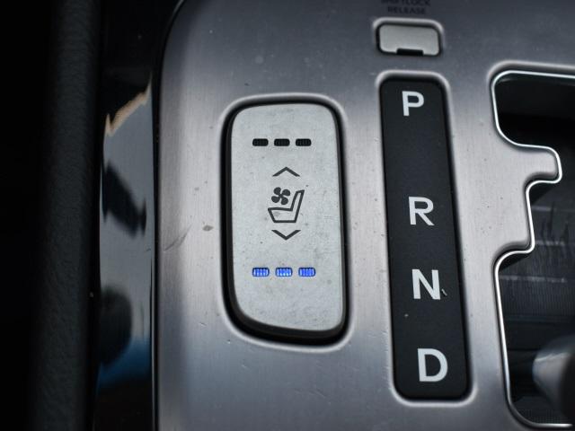 2599-hyundai-genesis-2013-b0422r65