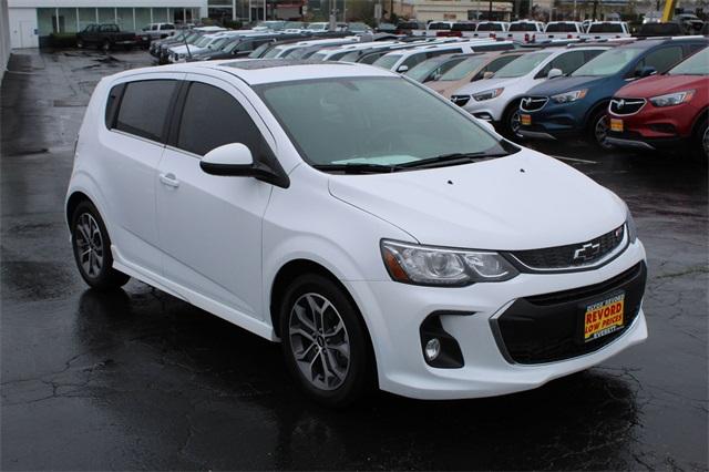 26057-chevrolet-sonic-2018-1jv48