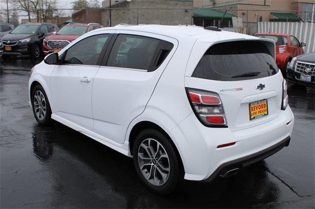 26061-chevrolet-sonic-2018-1jv48