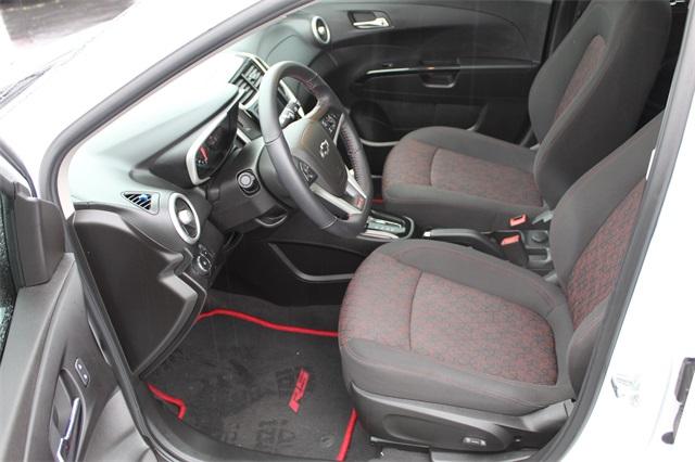 26068-chevrolet-sonic-2018-1jv48