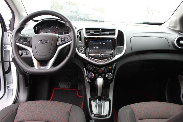 26071-chevrolet-sonic-2018-1jv48