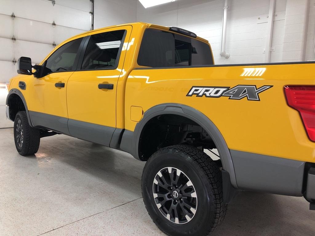 28106-nissan-titan-2017-38417