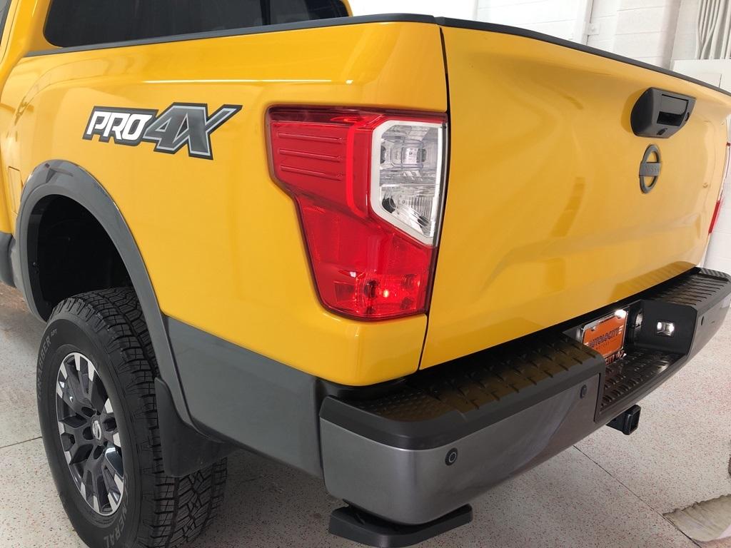 28107-nissan-titan-2017-38417
