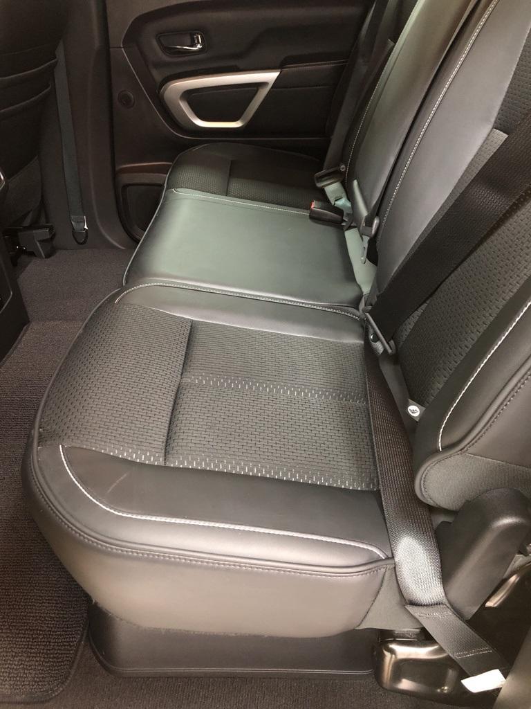 28132-nissan-titan-2017-38417
