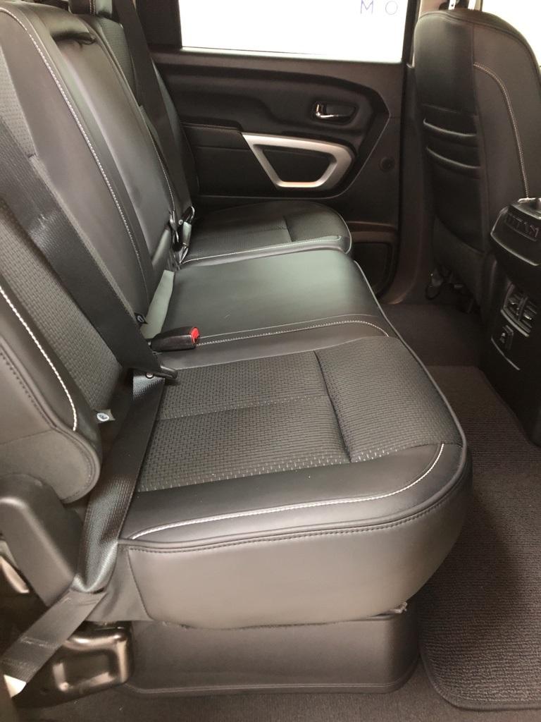 28133-nissan-titan-2017-38417