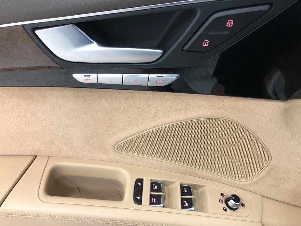 28152-audi-a8-2017-4hl54a