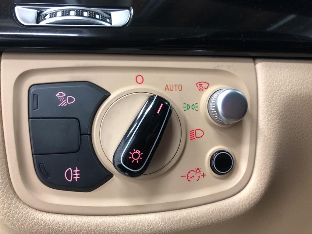28157-audi-a8-2017-4hl54a