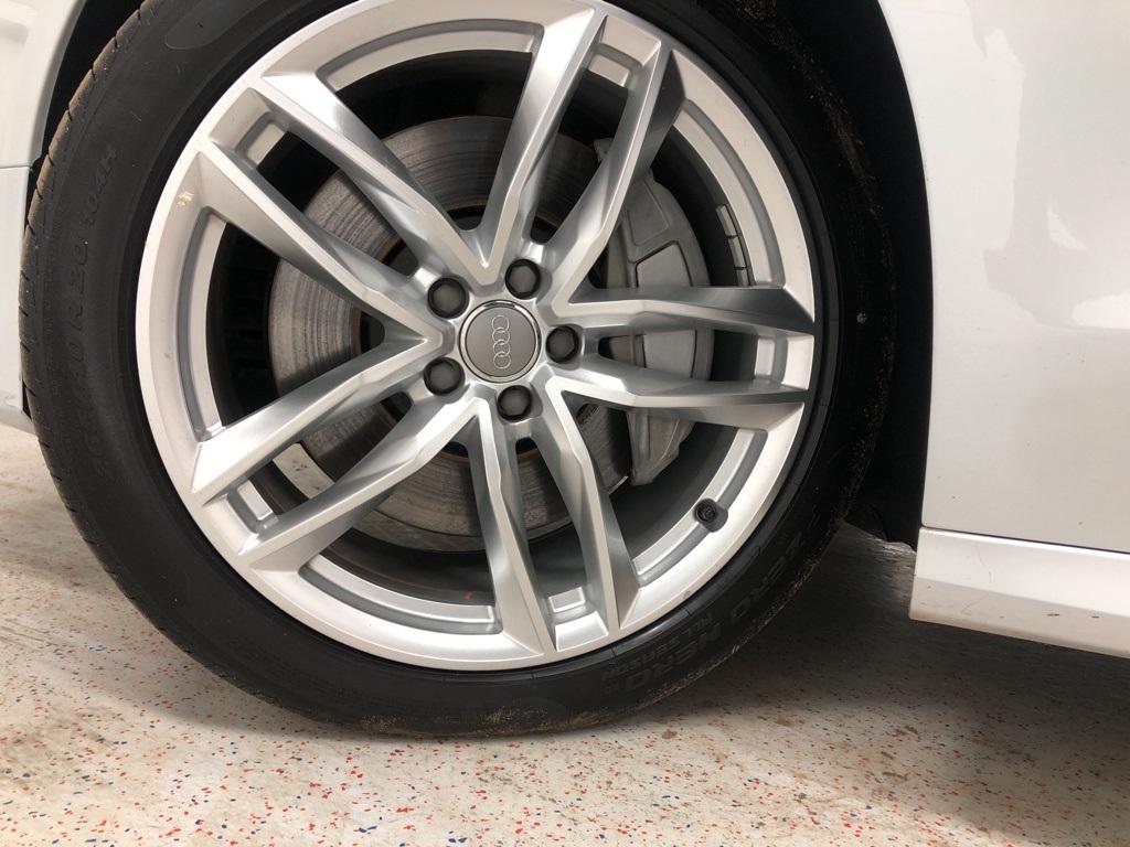 28175-audi-a8-2017-4hl54a