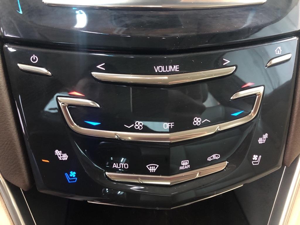28196-cadillac-xts-2017-6gd69