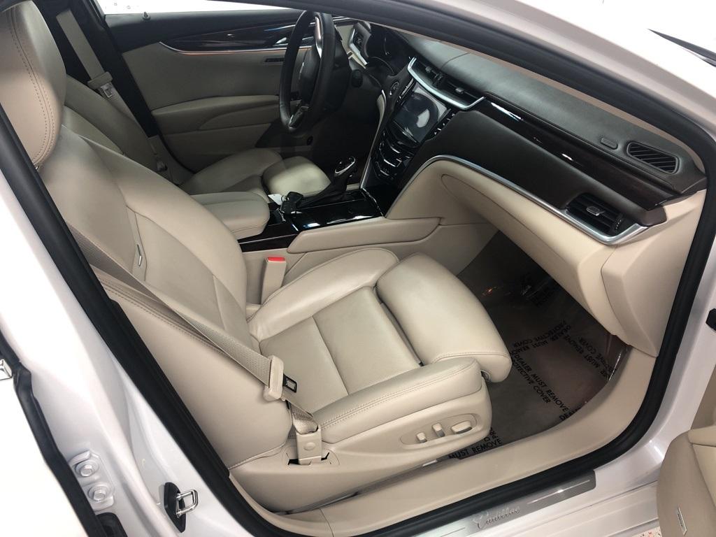 28206-cadillac-xts-2017-6gd69