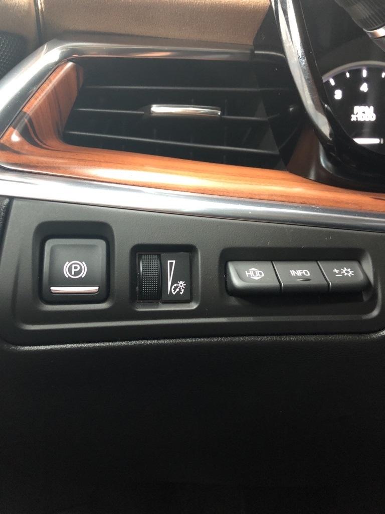 28485-cadillac-xt5-2017-6nk26