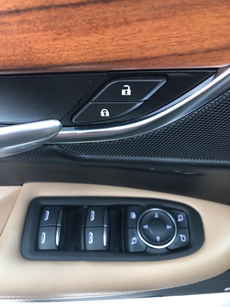 28502-cadillac-xt5-2017-6nk26