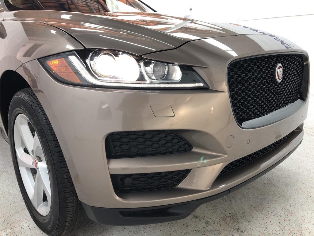 28547-jaguar-f-pace-2017-7315
