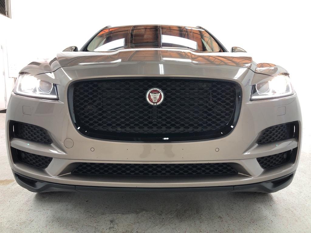 28548-jaguar-f-pace-2017-7315