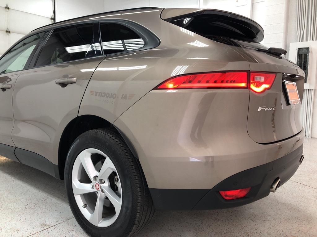 28553-jaguar-f-pace-2017-7315