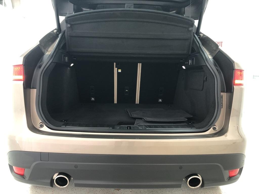 28556-jaguar-f-pace-2017-7315