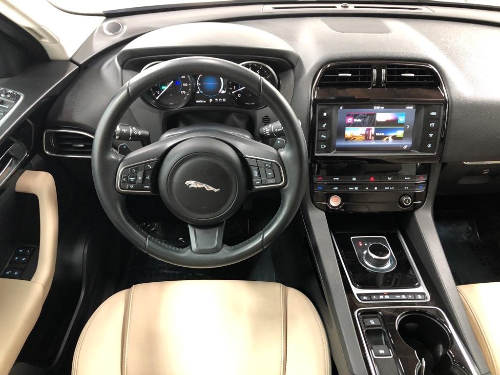 28563-jaguar-f-pace-2017-7315