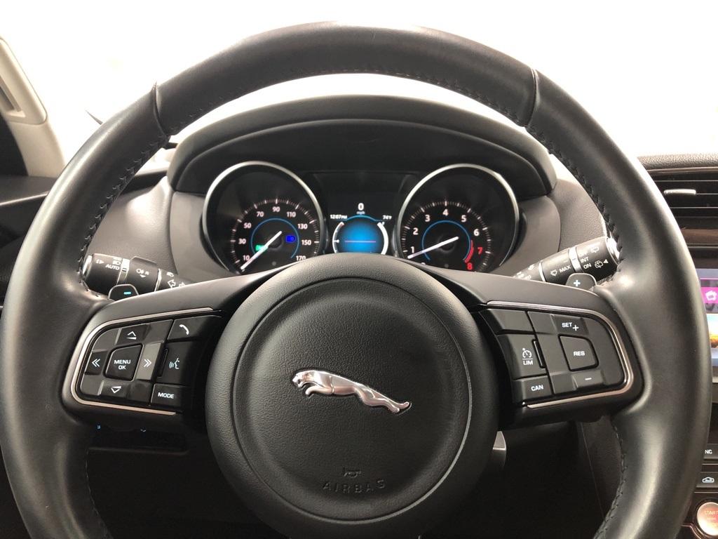 28564-jaguar-f-pace-2017-7315