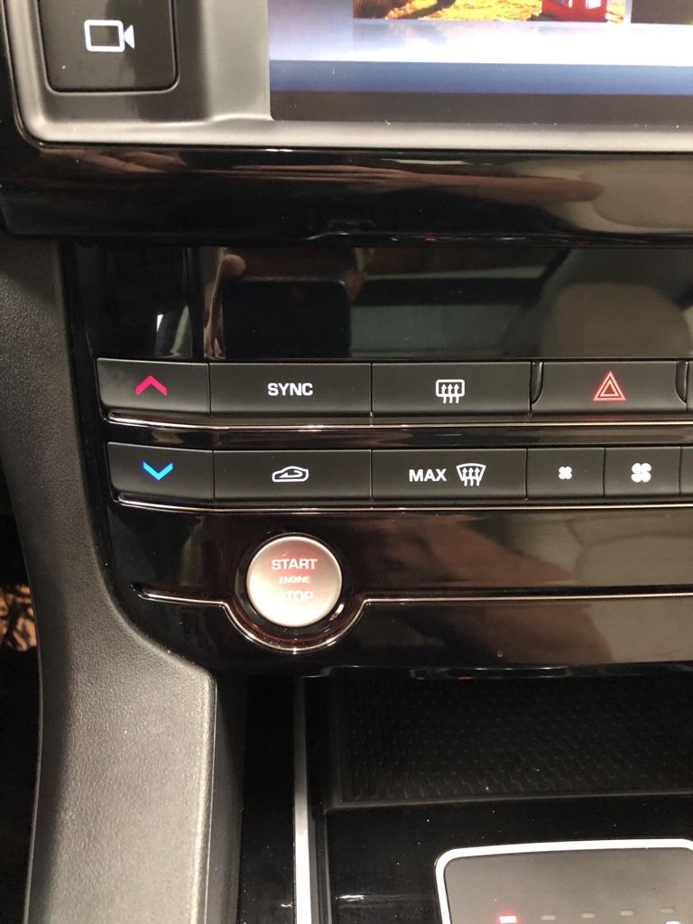 28569-jaguar-f-pace-2017-7315