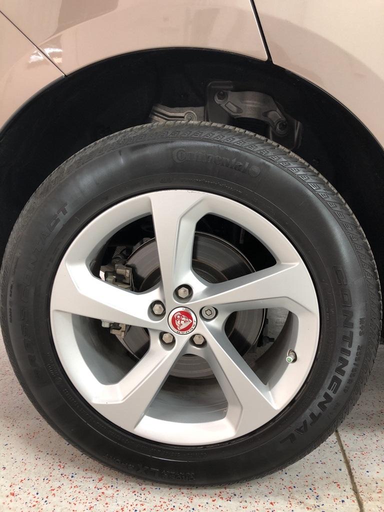28591-jaguar-f-pace-2017-7315