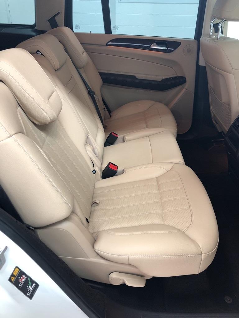 28666-mercedes-benz-gls-2017-gls450w4